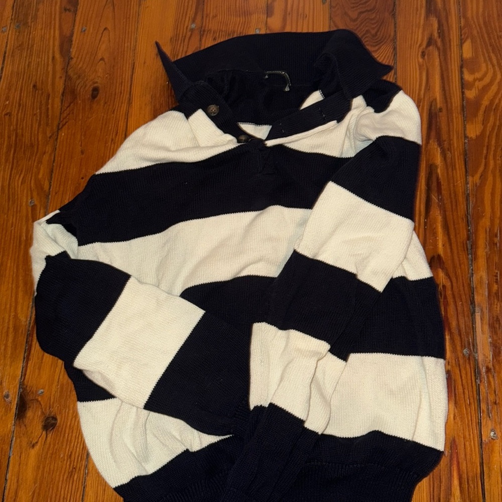 Brandy Melville sweater